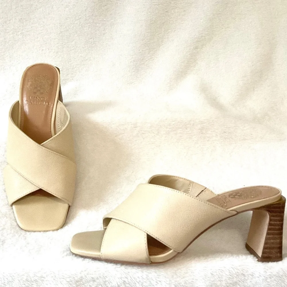 TAN VINCE CAMUTO HEMILA LEATHER CROSSOVER SLIP ON BLOCK HEEL SANDAL SZ 7.5M/38